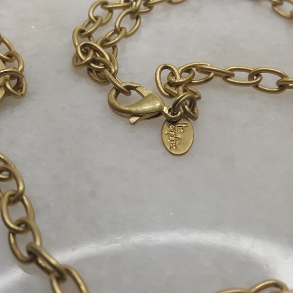 ✅ Lia Sophia Long Gold Pendant Necklace - Picture 3 of 5